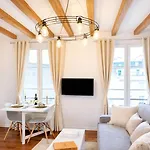Eiffel Tower - Prestige Apartment For 4